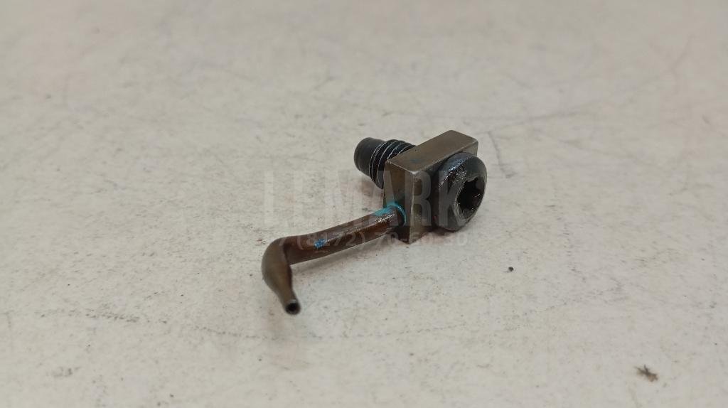 Форсунка масляная для  Audi A4 [B9] 2015