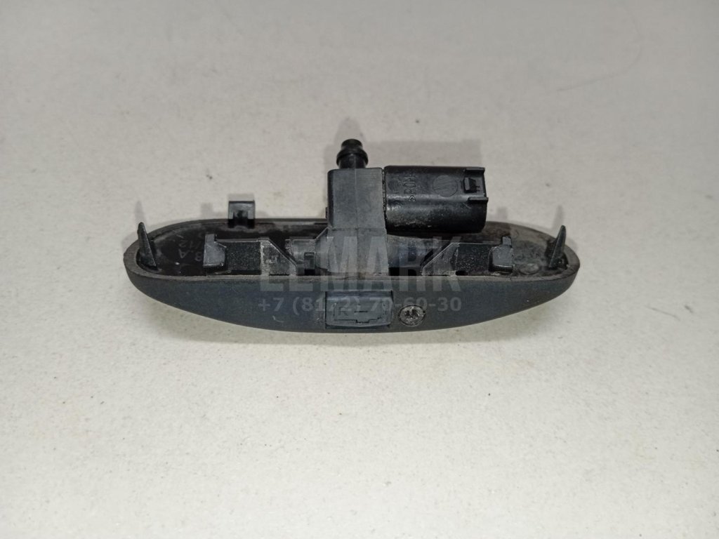 Форсунка омывателя лобового стекла