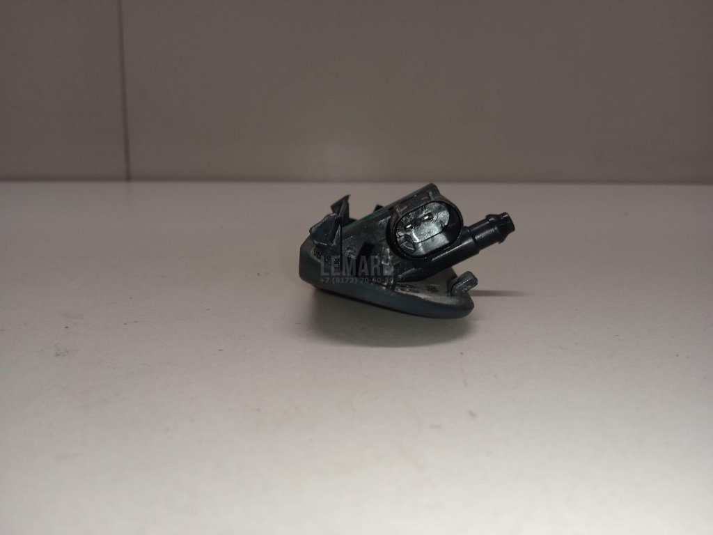 Форсунка омывателя лобового стекла