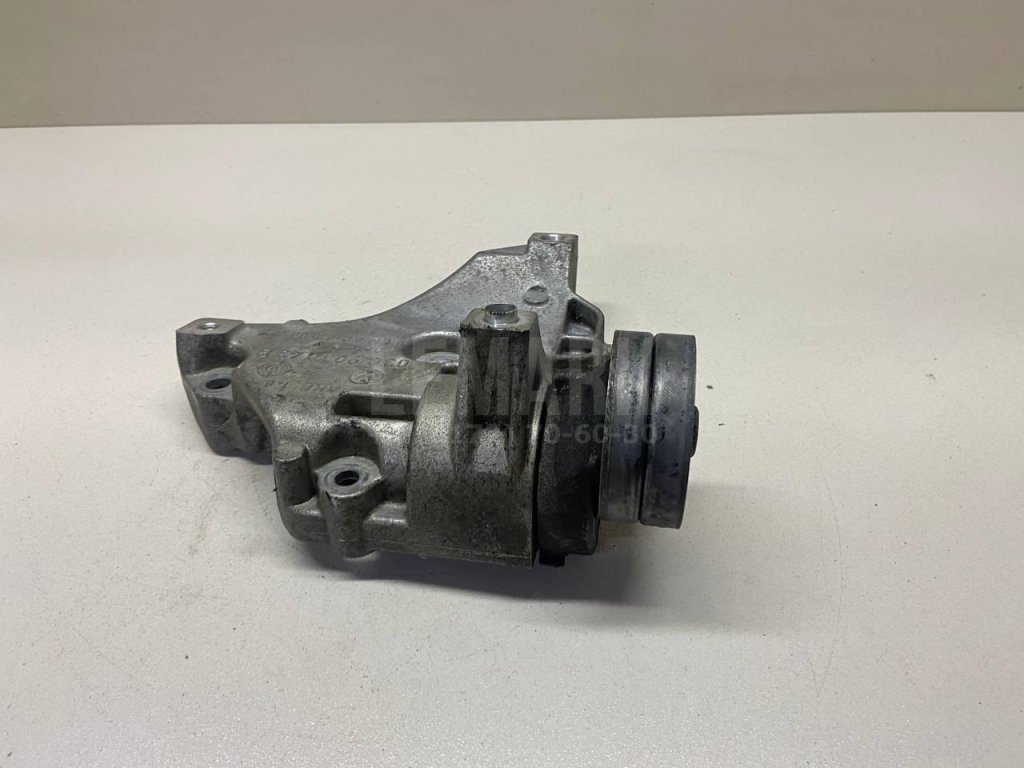 Кронштейн генератора