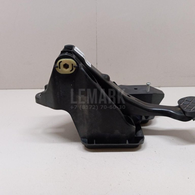 Педаль тормоза