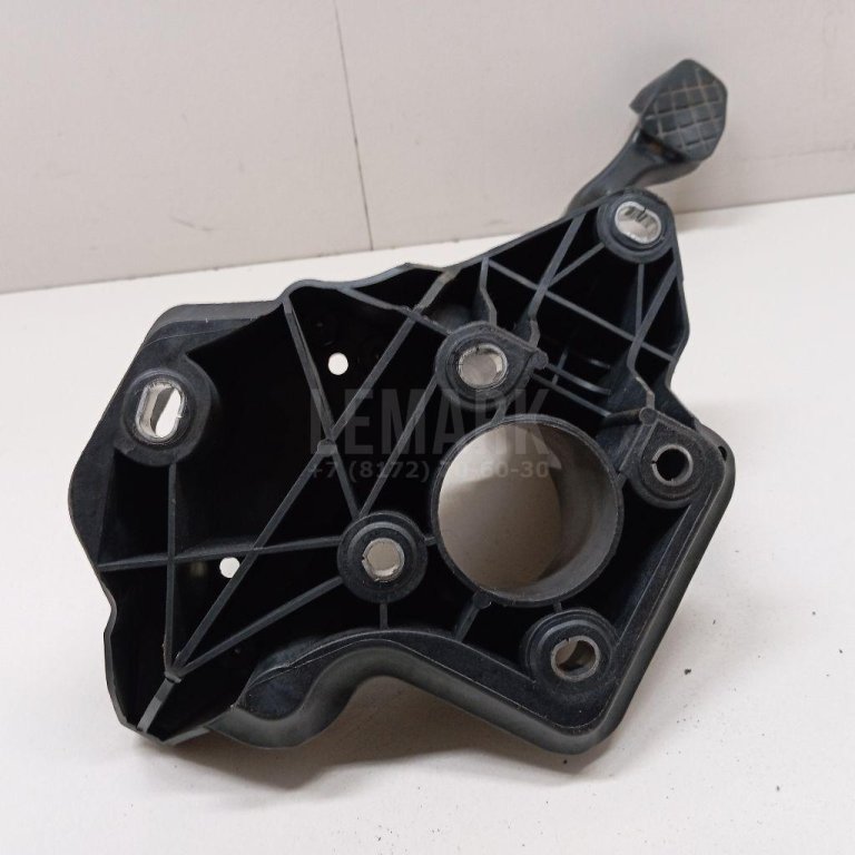 Педаль тормоза