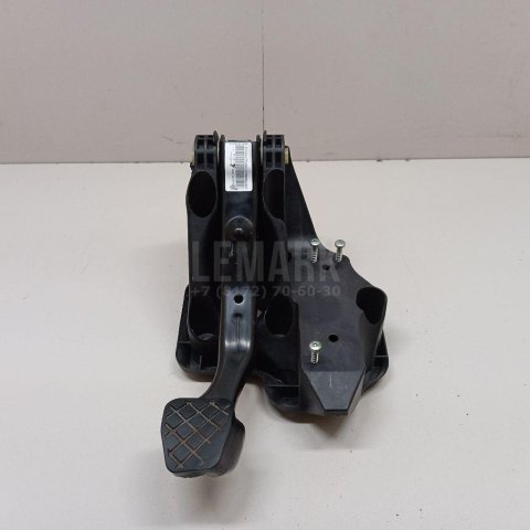 Педаль тормоза