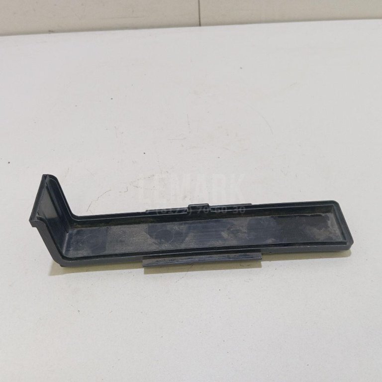 Крышка салонного фильтра