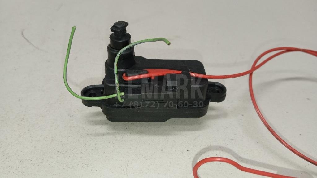 Активатор замка крышки бензобака