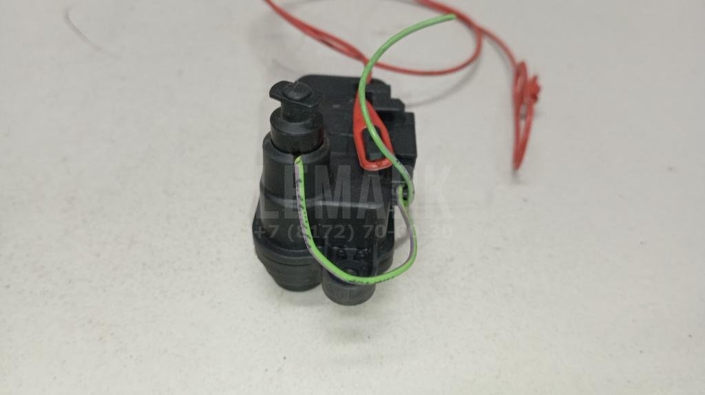 Активатор замка крышки бензобака