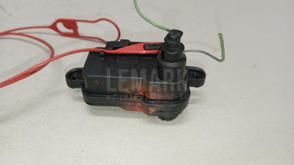 Активатор замка крышки бензобака