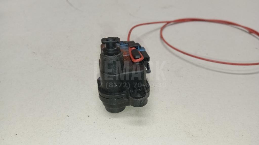 Активатор замка крышки бензобака