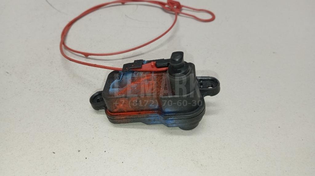 Активатор замка крышки бензобака