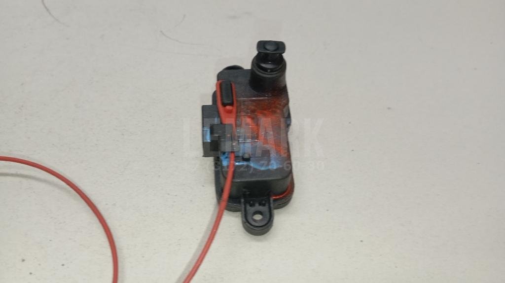 Активатор замка крышки бензобака