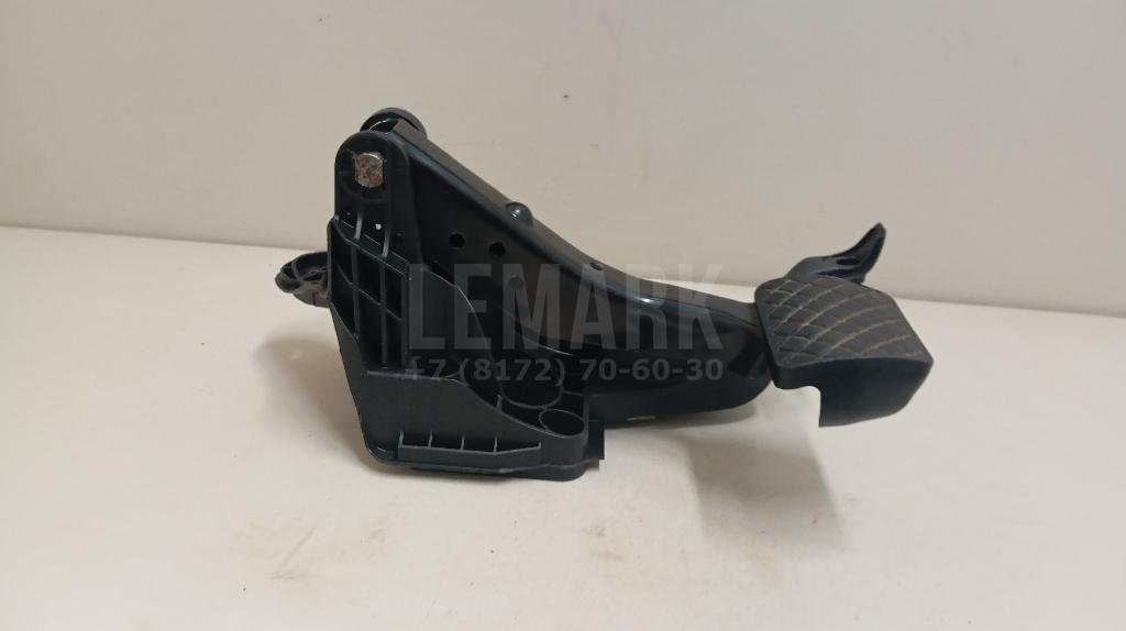 Педаль тормоза