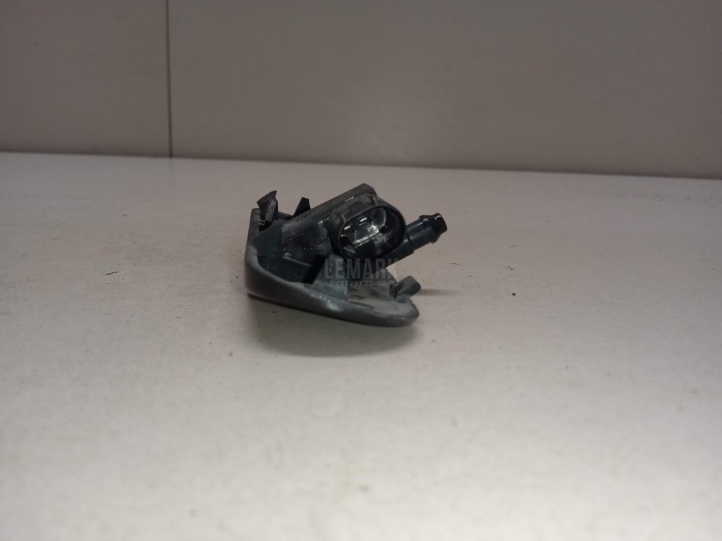 Форсунка омывателя лобового стекла