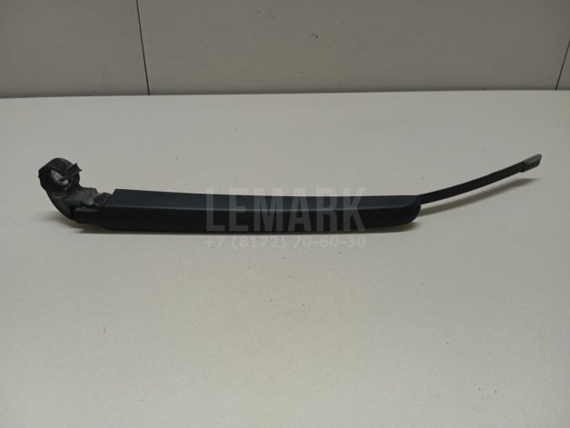 Поводок стеклоочистителя заднего