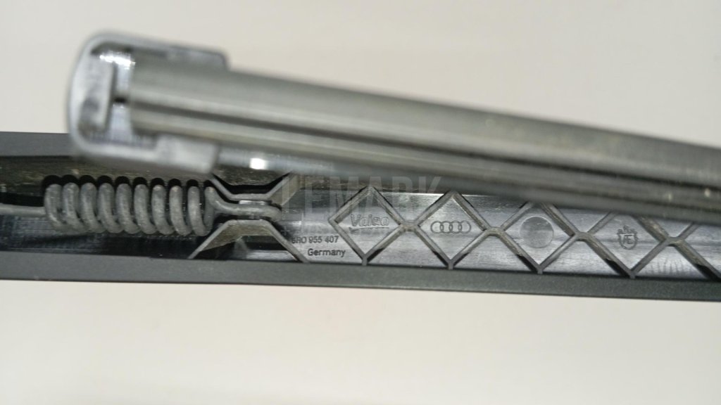 Поводок стеклоочистителя заднего