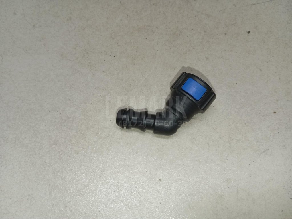 Штуцер трубки омывателя