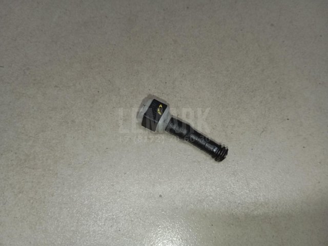 Штуцер трубки омывателя