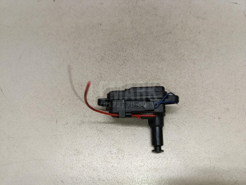 Активатор замка крышки бензобака