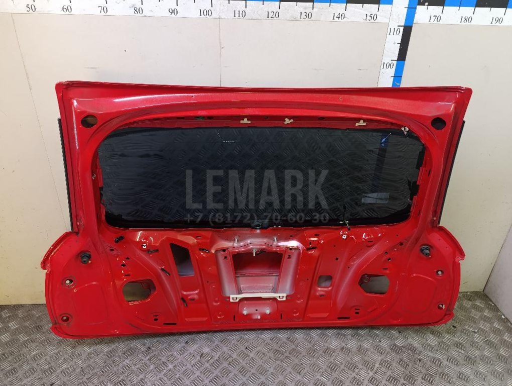 Дверь багажника со стеклом