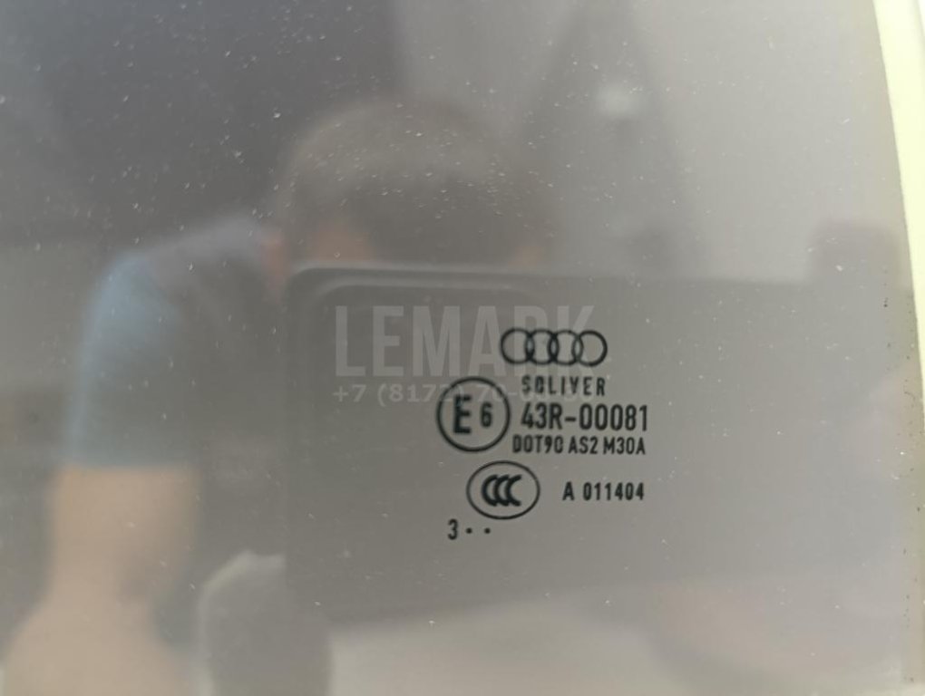 Стекло двери задней правой