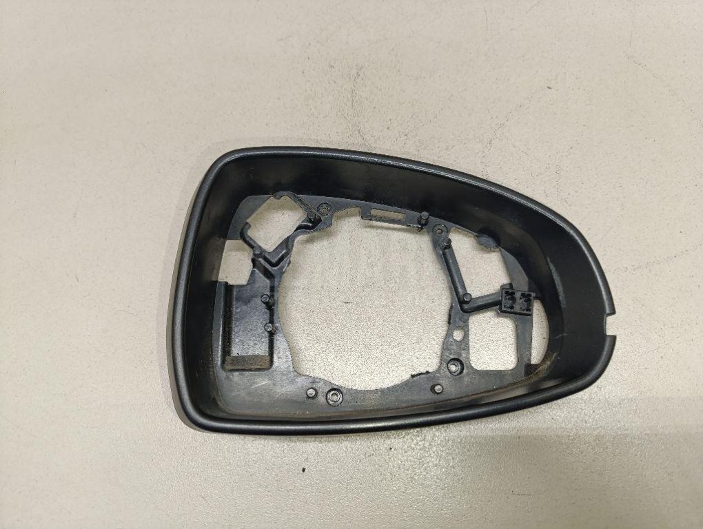 Рамка зеркала правого