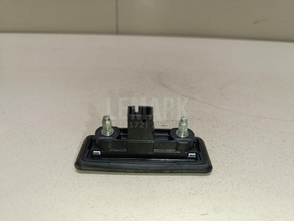 Кнопка открывания багажника