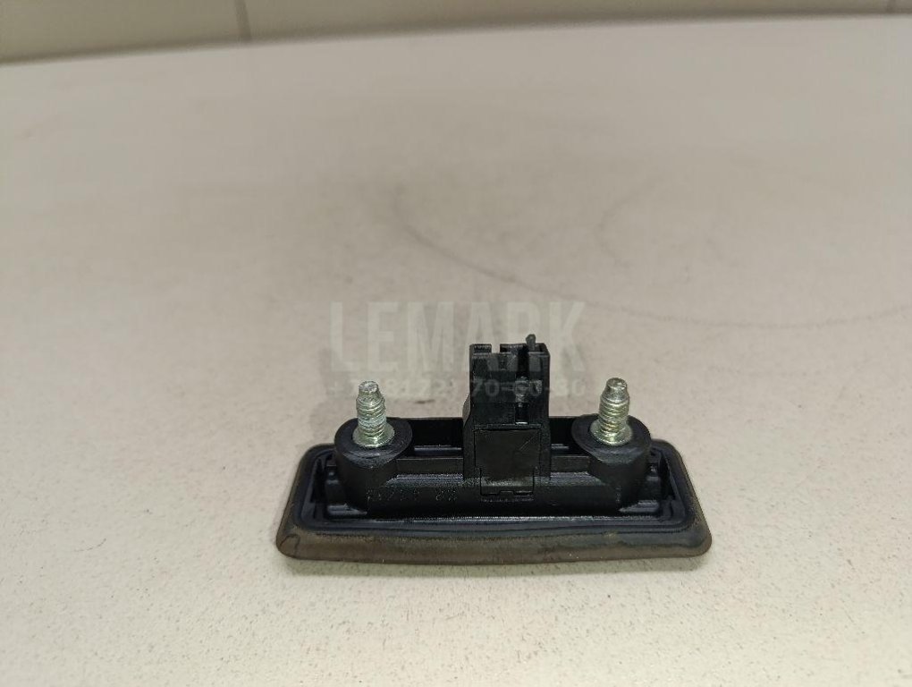 Кнопка открывания багажника