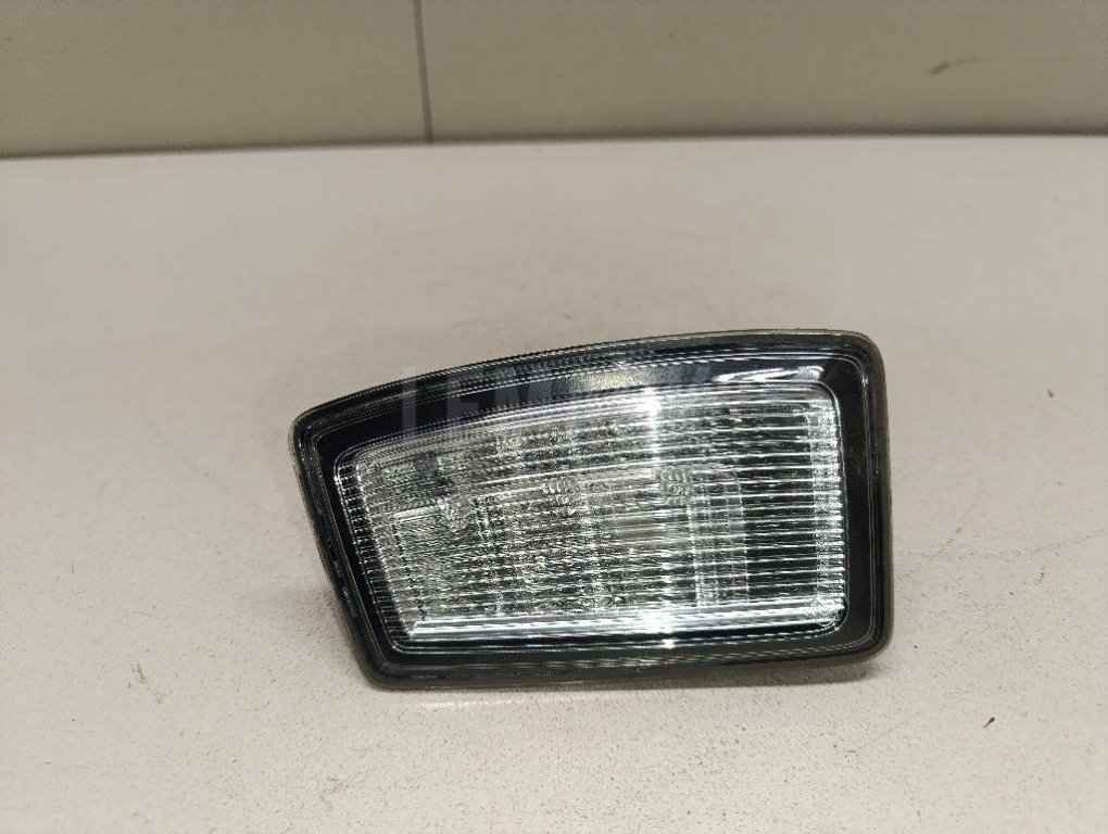 Фонарь задний внутренний правый