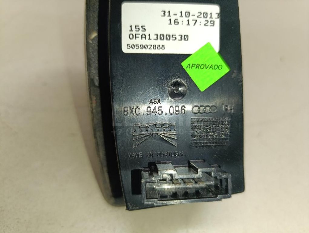 Фонарь задний внутренний правый