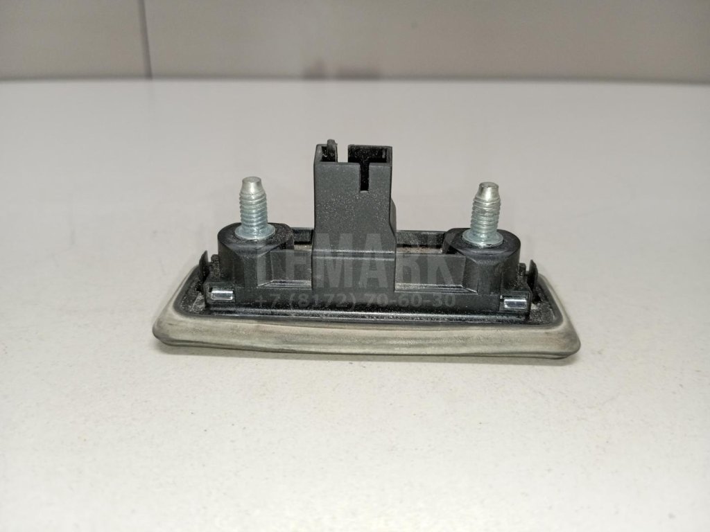 Кнопка открывания багажника