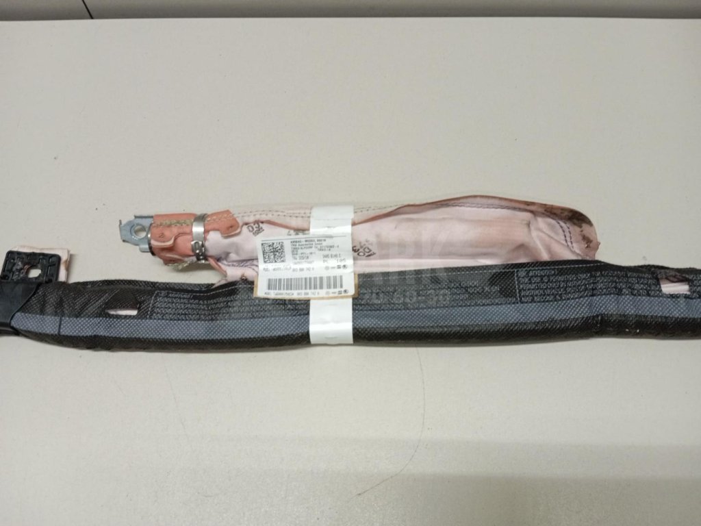 Подушка безопасности боковая (шторка)