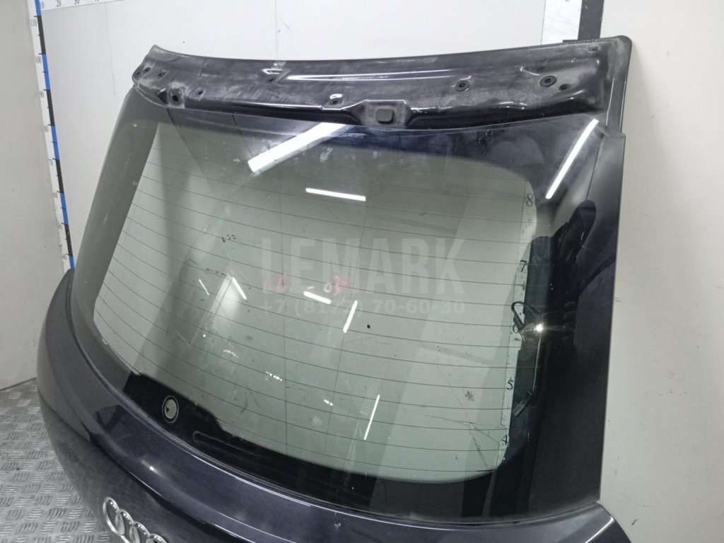 Стекло двери багажника