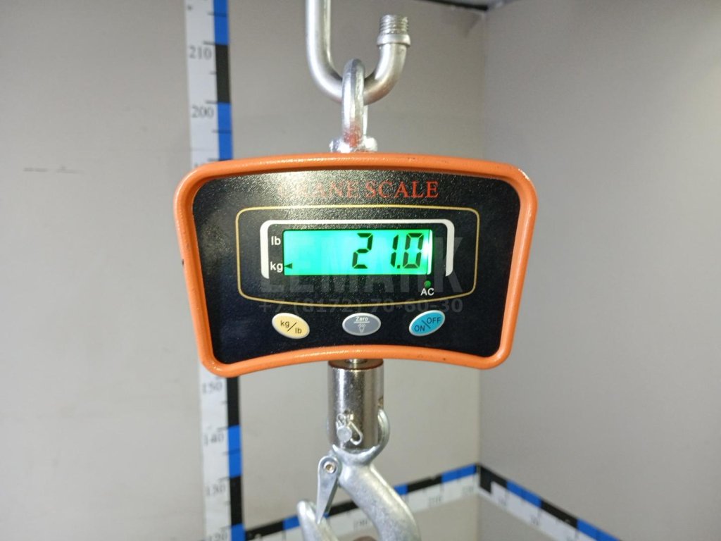 Стекло двери багажника