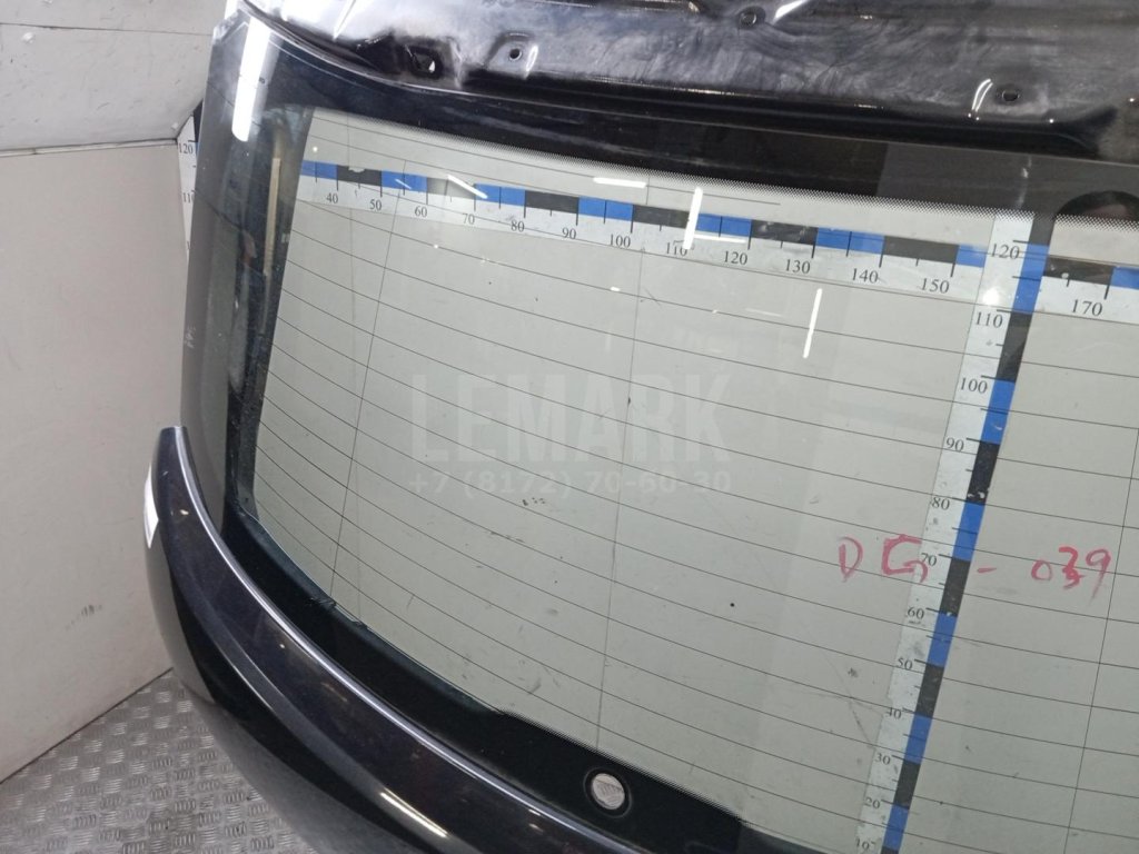 Стекло двери багажника