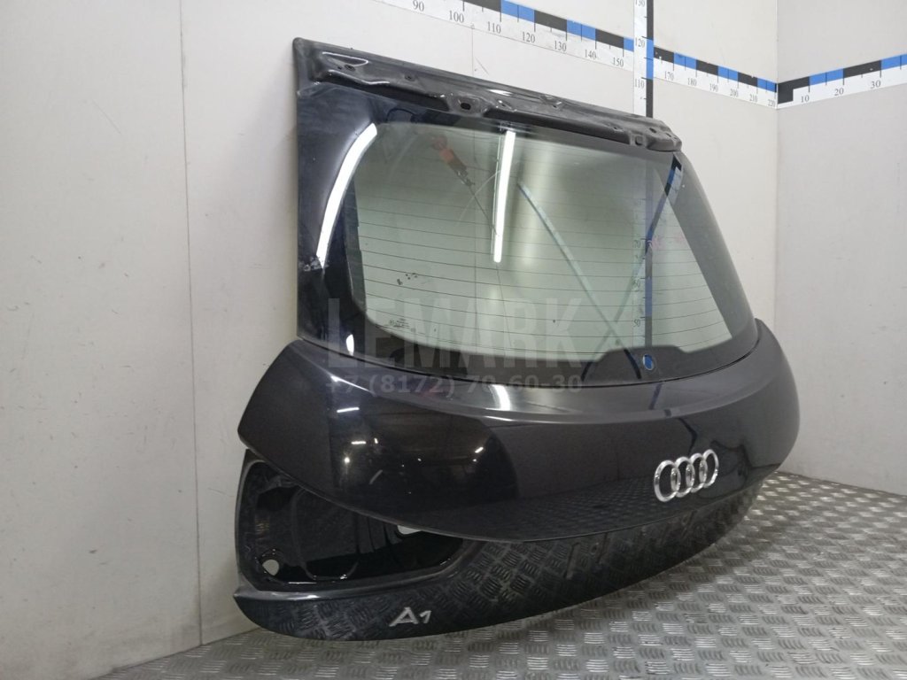 Стекло двери багажника