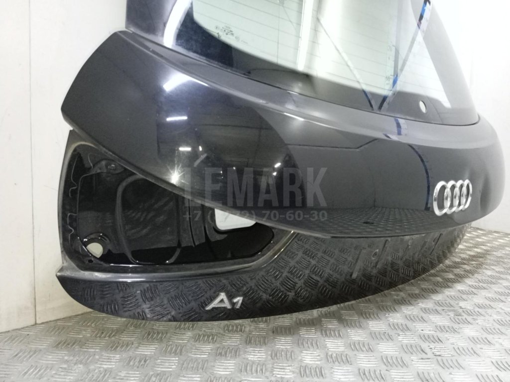 Стекло двери багажника