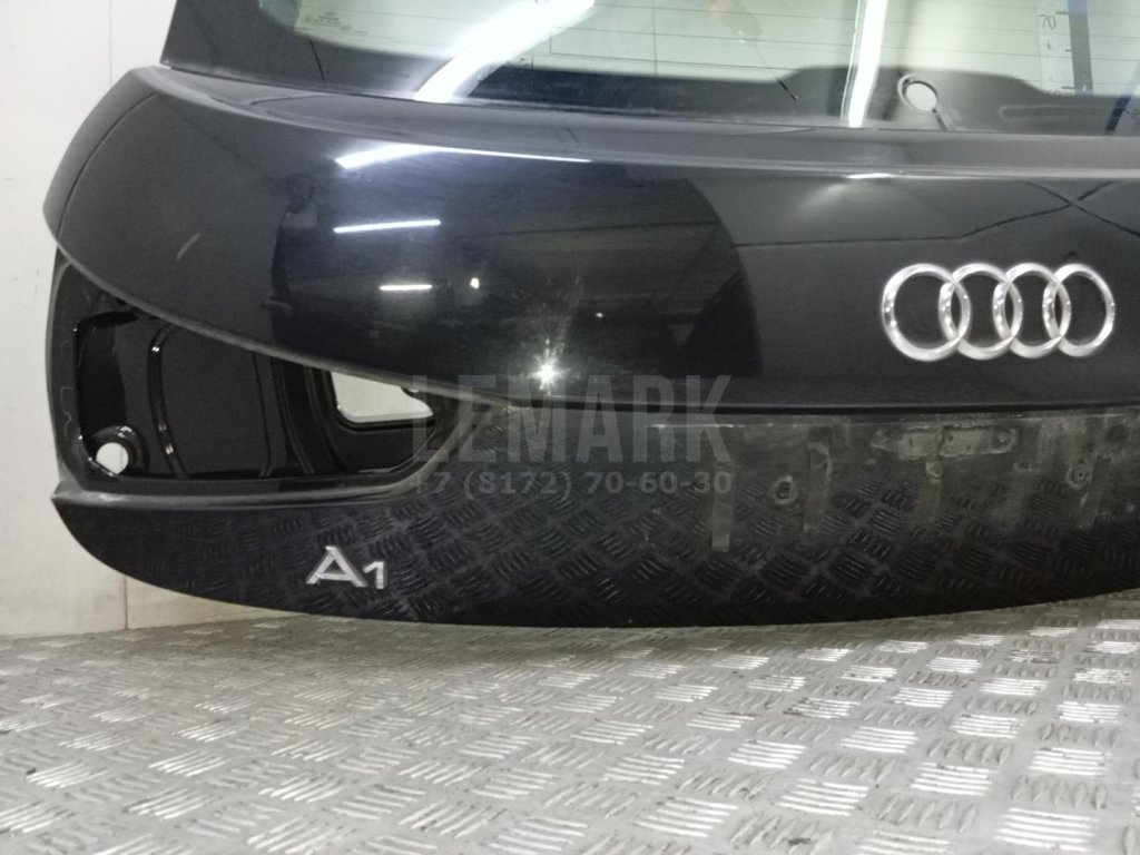 Стекло двери багажника