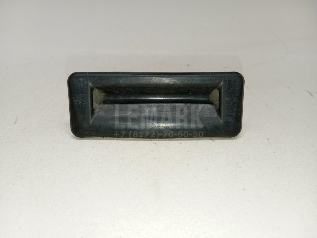 Кнопка открывания багажника