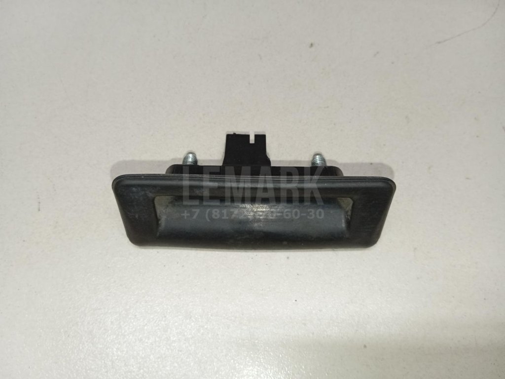 Кнопка открывания багажника