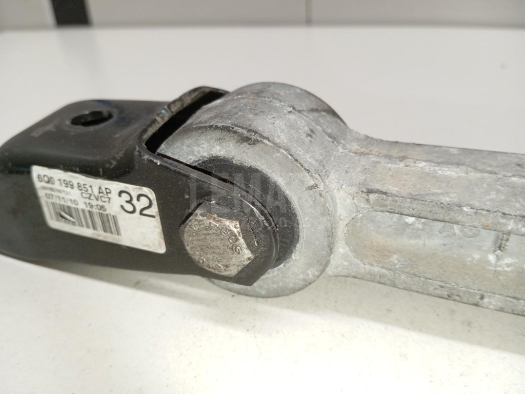 Опора двигателя задняя