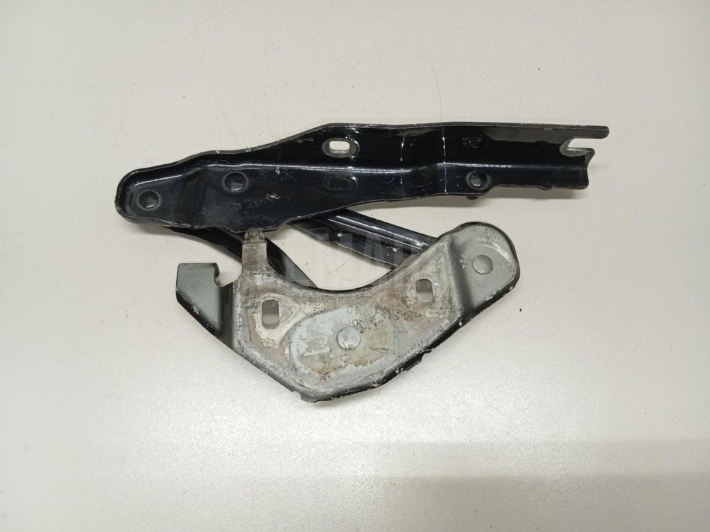 Петля капота левая