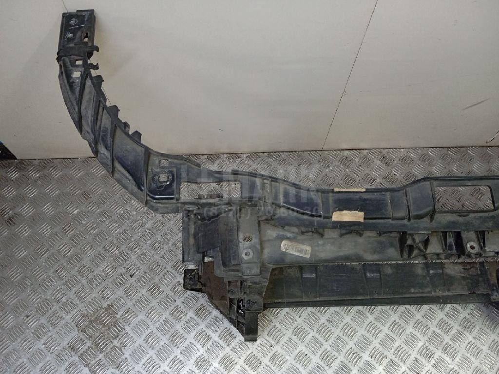 Панель передняя