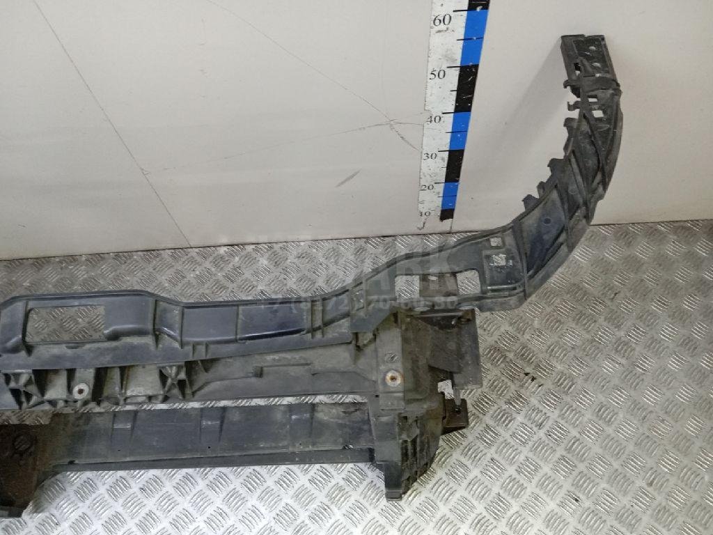 Панель передняя