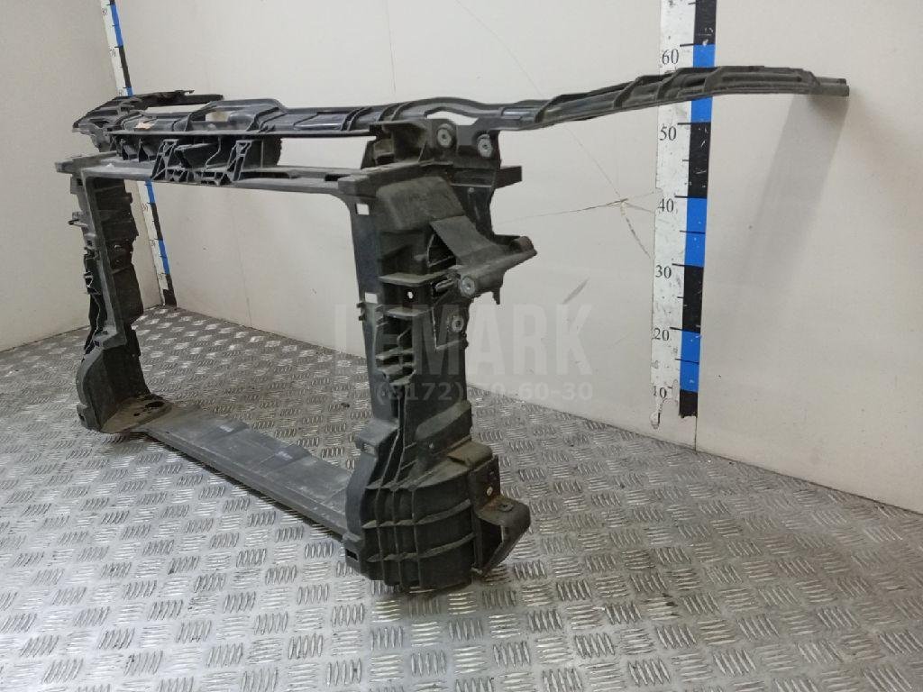 Панель передняя