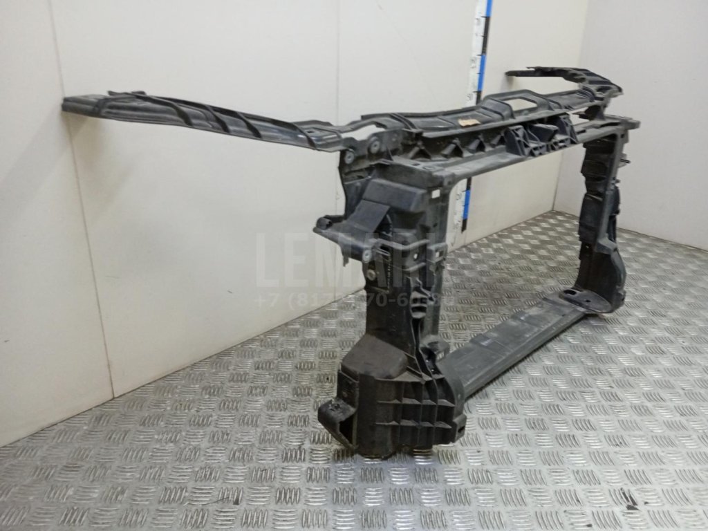 Панель передняя