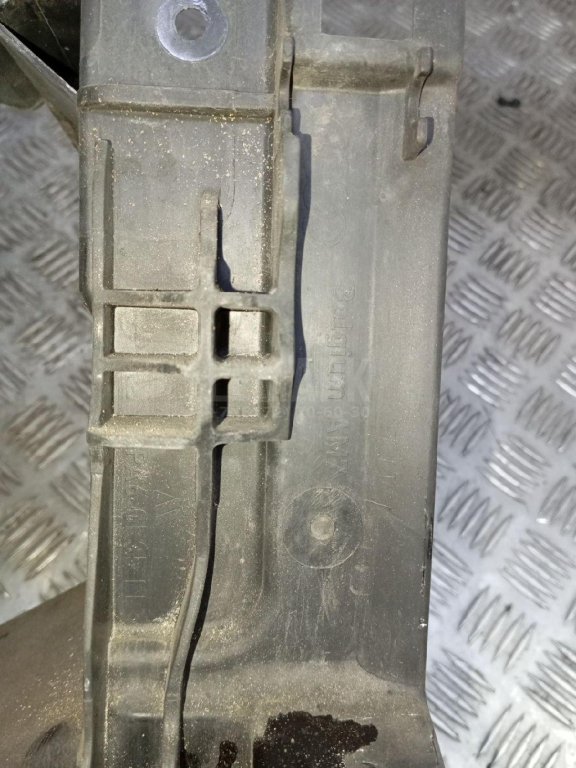 Панель передняя