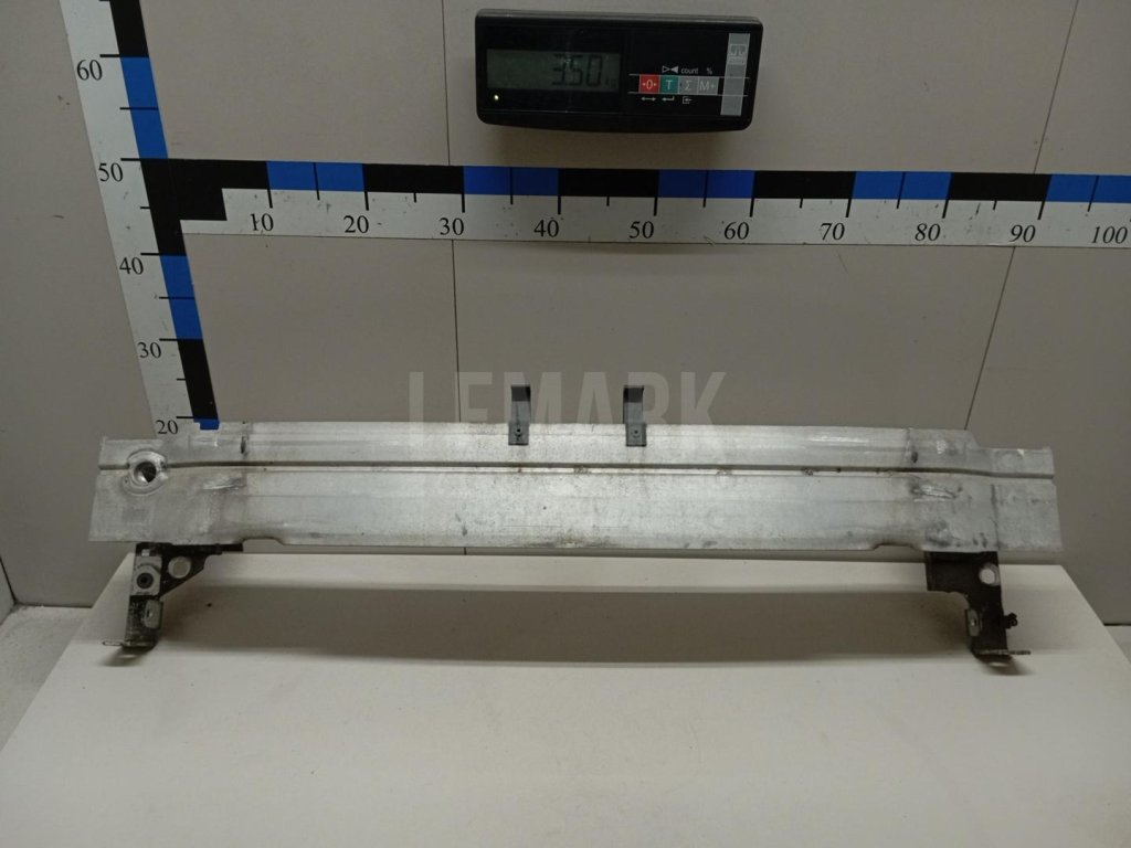 Усилитель переднего бампера