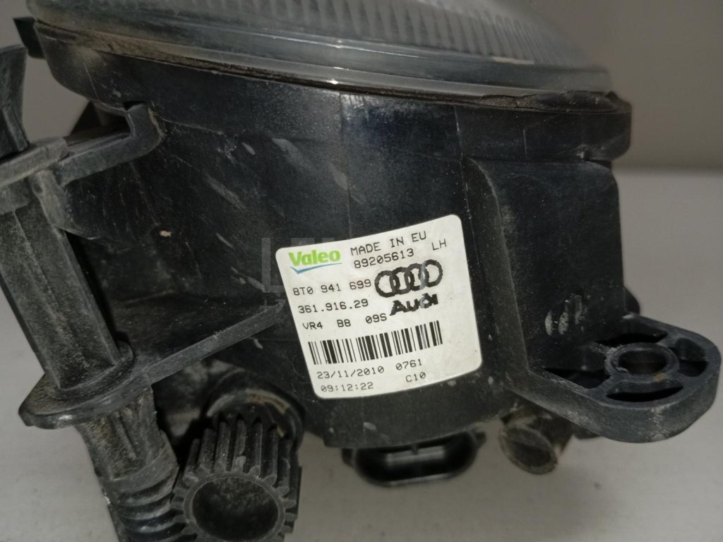 Фара противотуманная левая