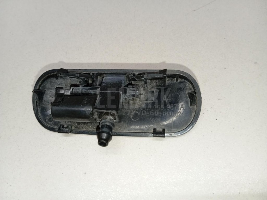 Форсунка омывателя лобового стекла