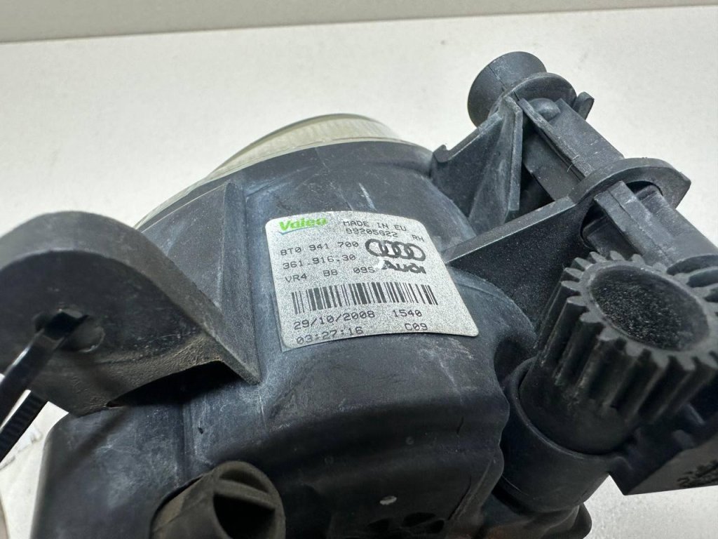 Фара противотуманная правая