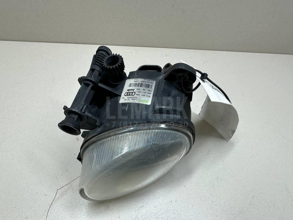 Фара противотуманная правая